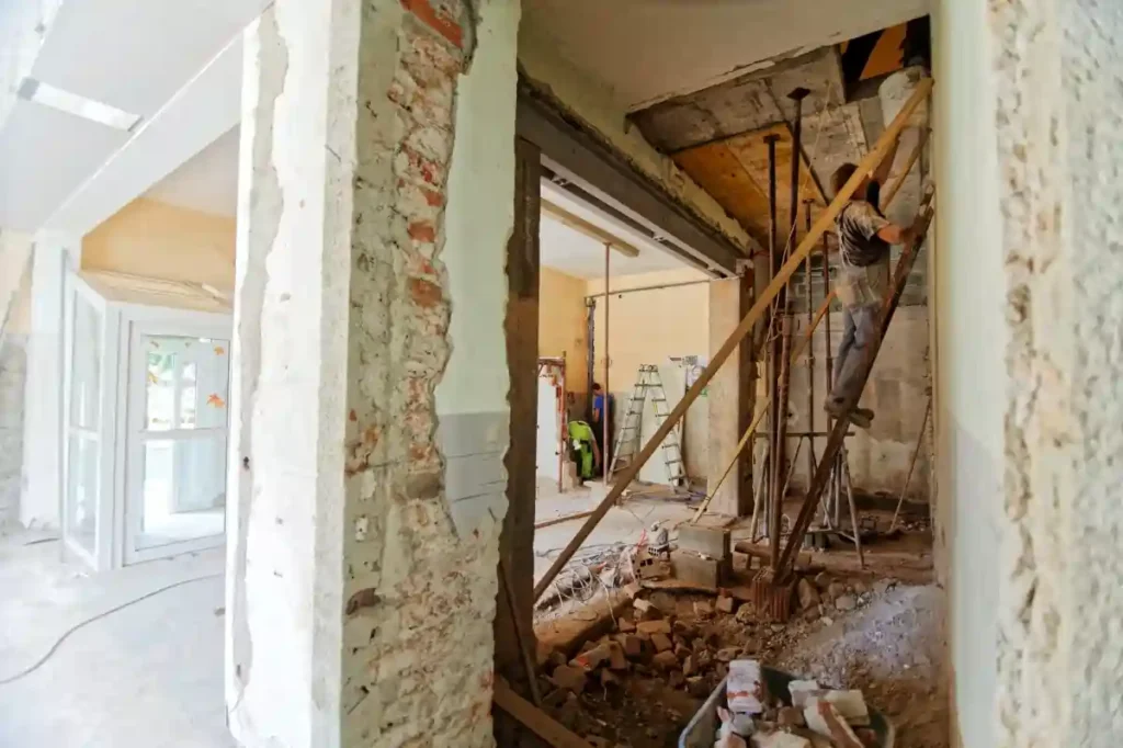 How Do VCT Builders Spain Keep Your Renovation on Time and on Budget? Spain